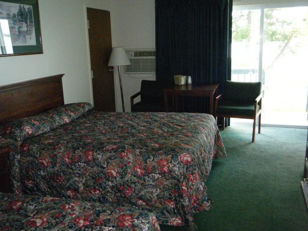 Cadillac Sands Resort Стая снимка