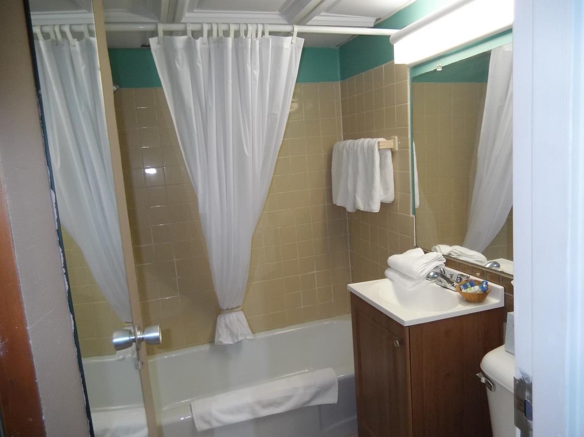 Cadillac Sands Resort Екстериор снимка