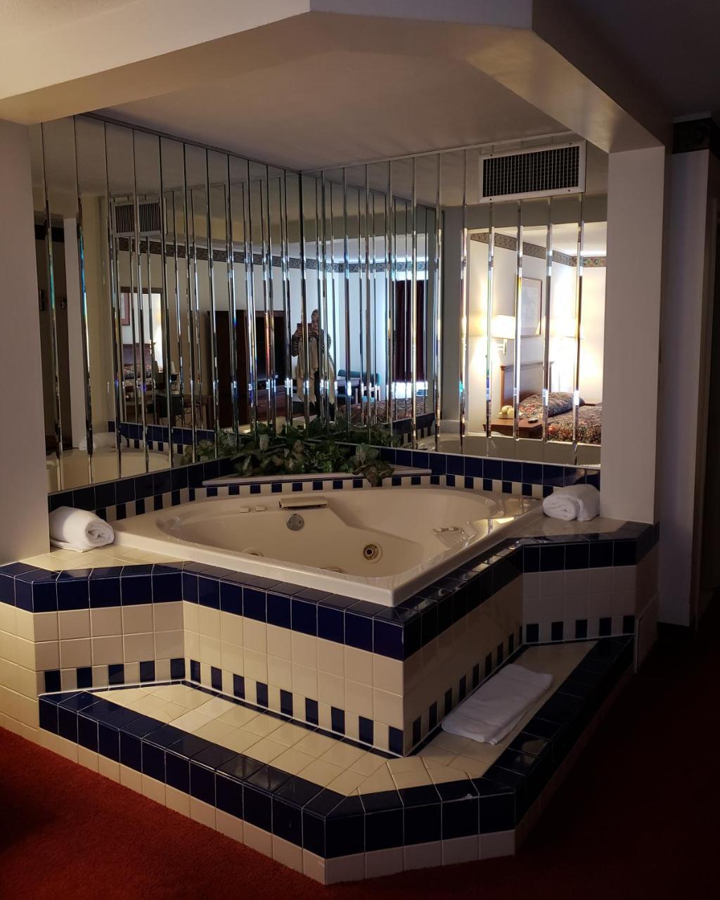 Cadillac Sands Resort Екстериор снимка